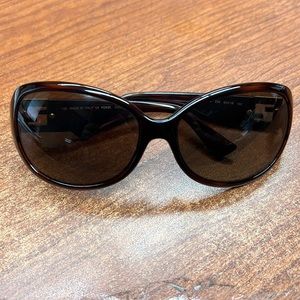 Fendi Sunglasses FS449 with case, authenticity guaranteed, lightly used